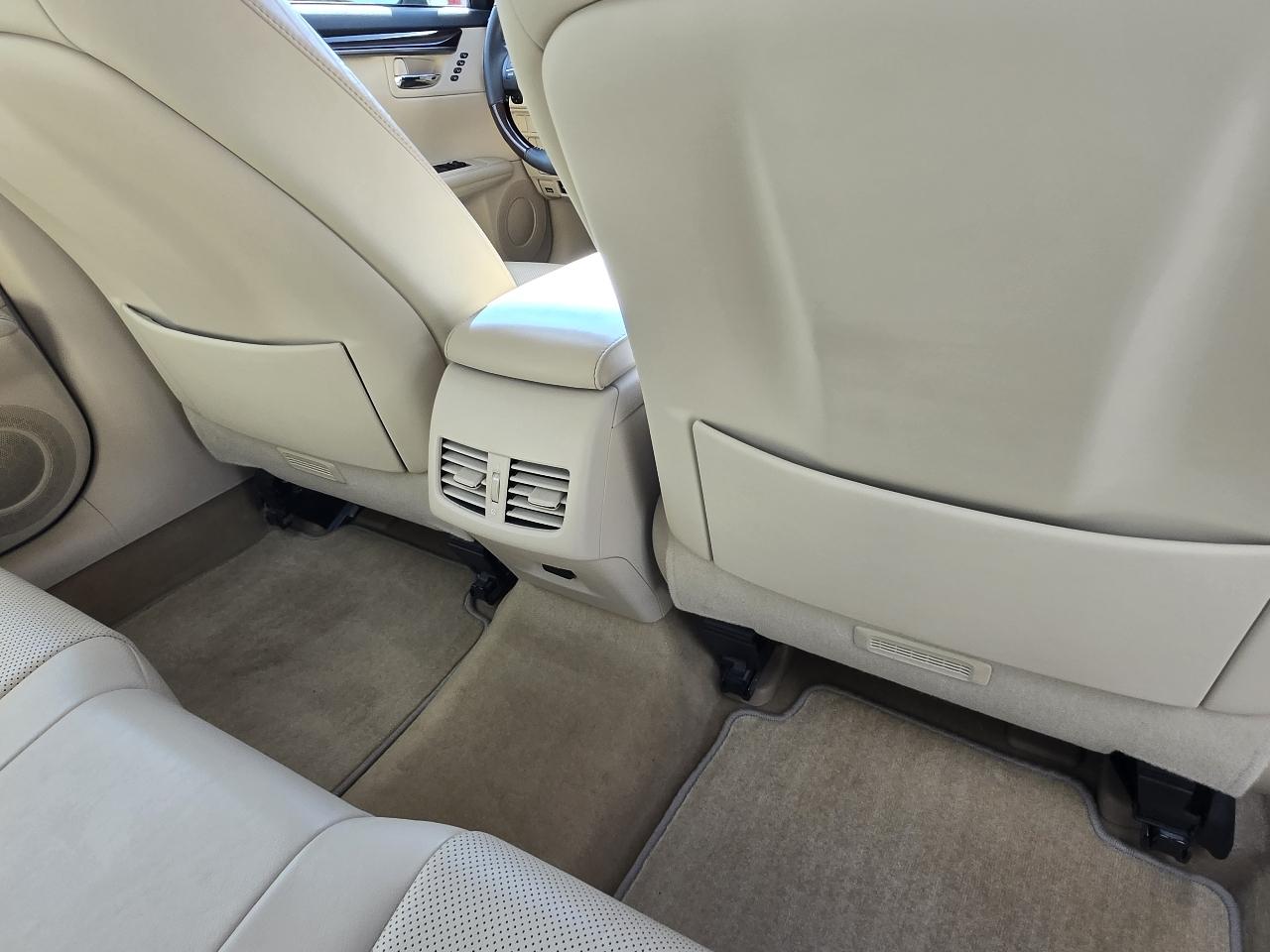 Lexus ES 350 4dr Sdn 2013