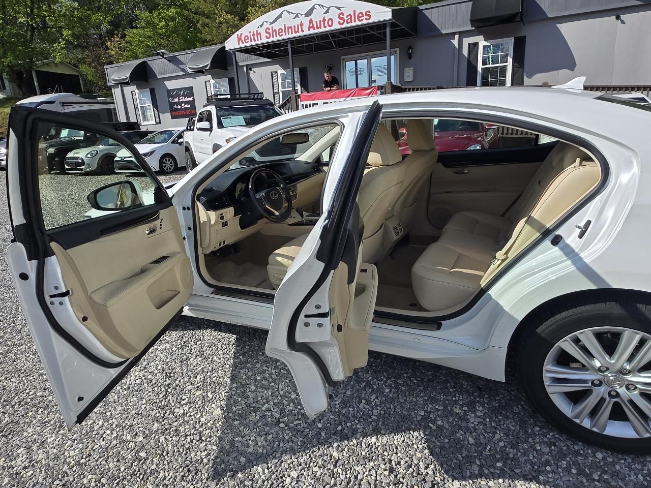 Lexus ES 350 4dr Sdn 2013