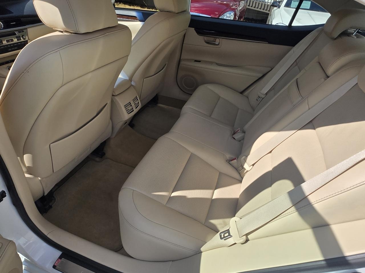 Lexus ES 350 4dr Sdn 2013