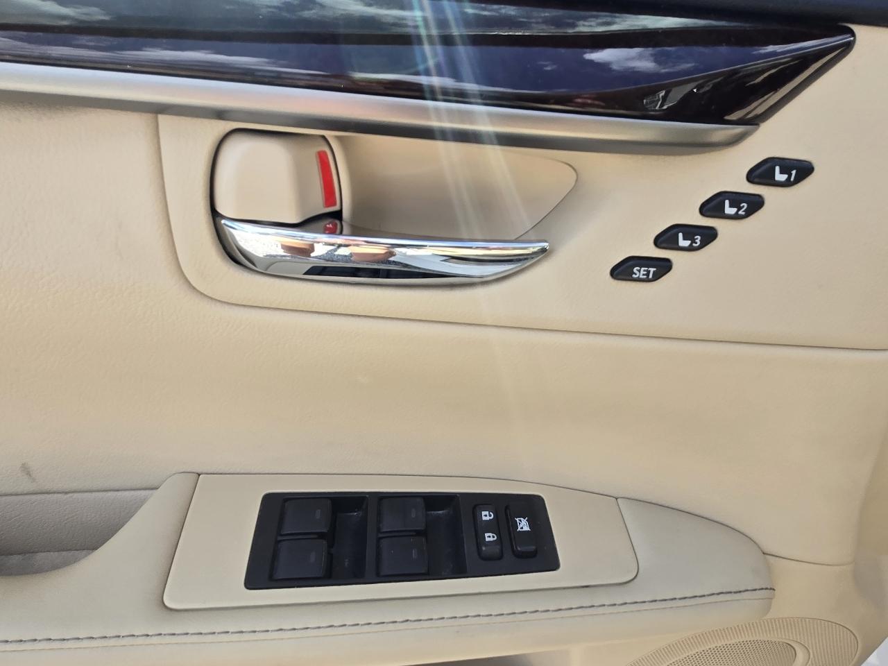 Lexus ES 350 4dr Sdn 2013