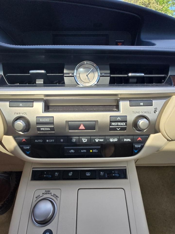 Lexus ES 350 4dr Sdn 2013