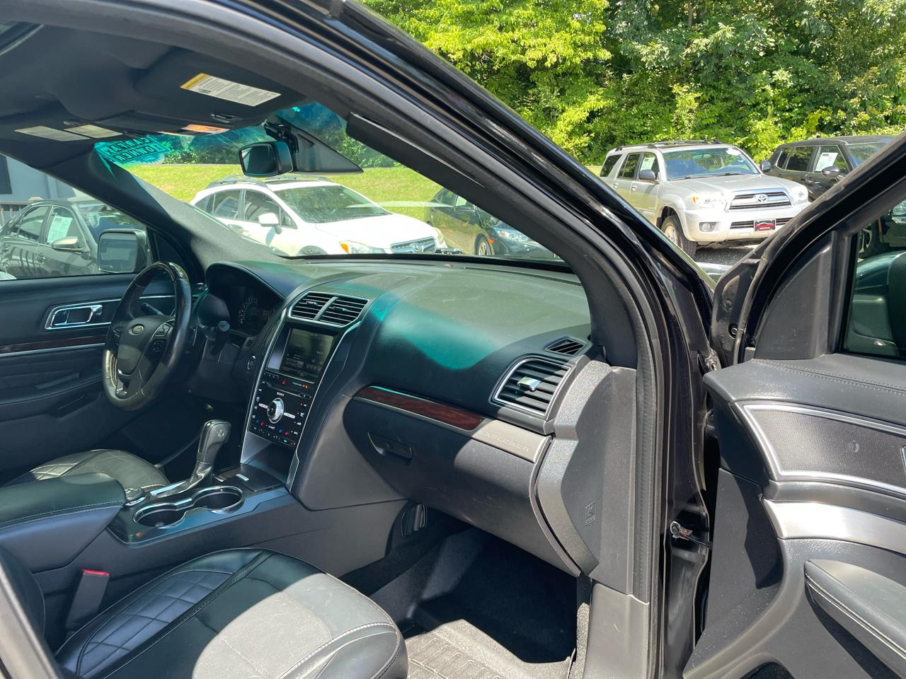 Ford Explorer 4WD 4dr Platinum 2016