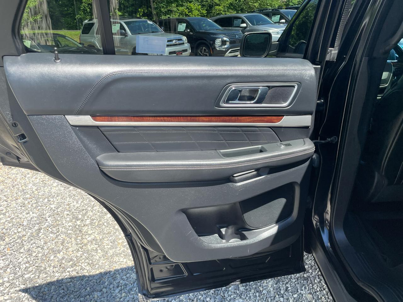 Ford Explorer 4WD 4dr Platinum 2016