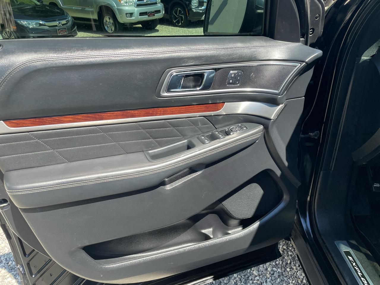 Ford Explorer 4WD 4dr Platinum 2016