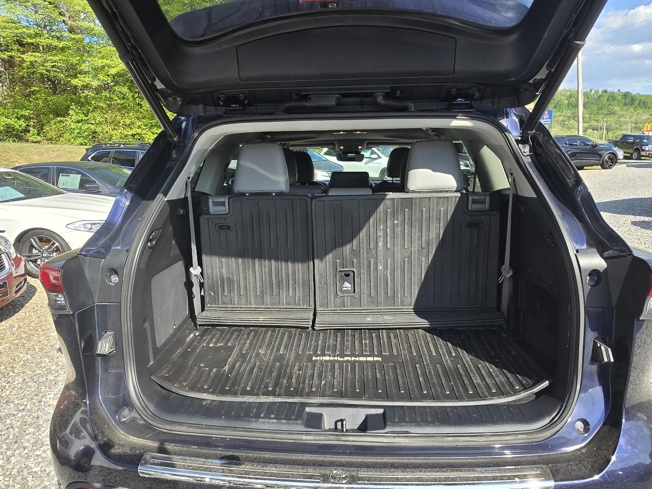 Toyota Highlander Limited AWD (Natl) 2022