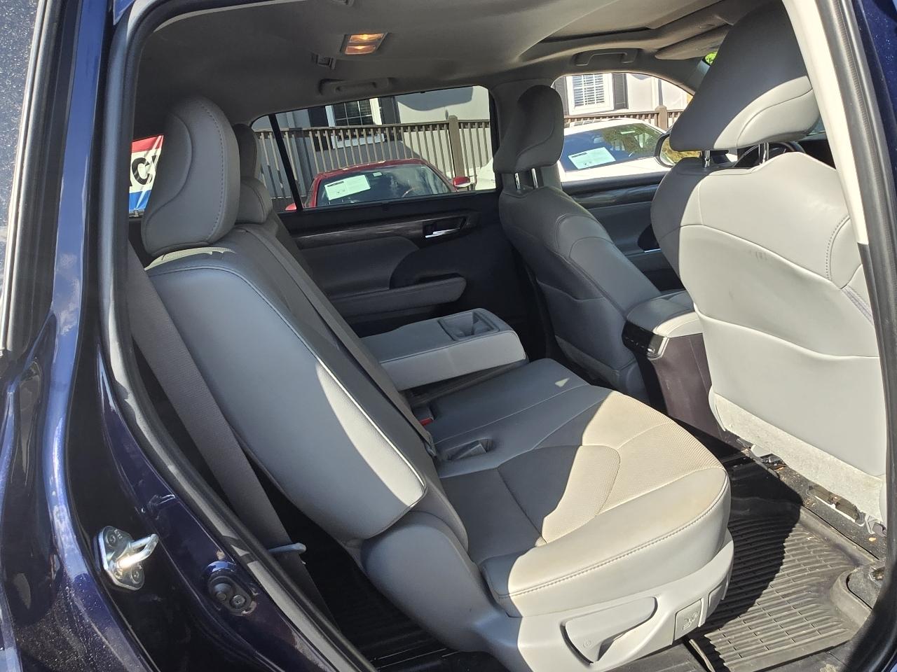 Toyota Highlander Limited AWD (Natl) 2022