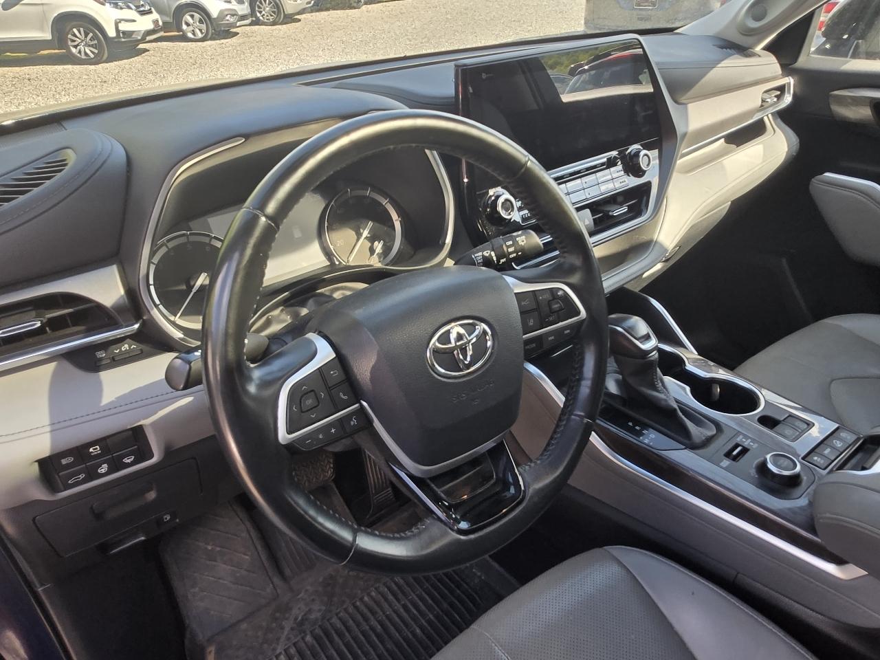 Toyota Highlander Limited AWD (Natl) 2022