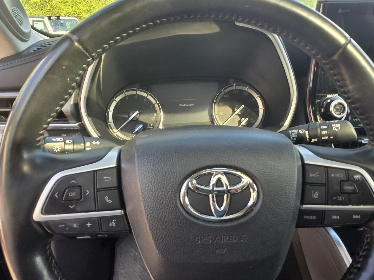 Toyota Highlander Limited AWD (Natl) 2022