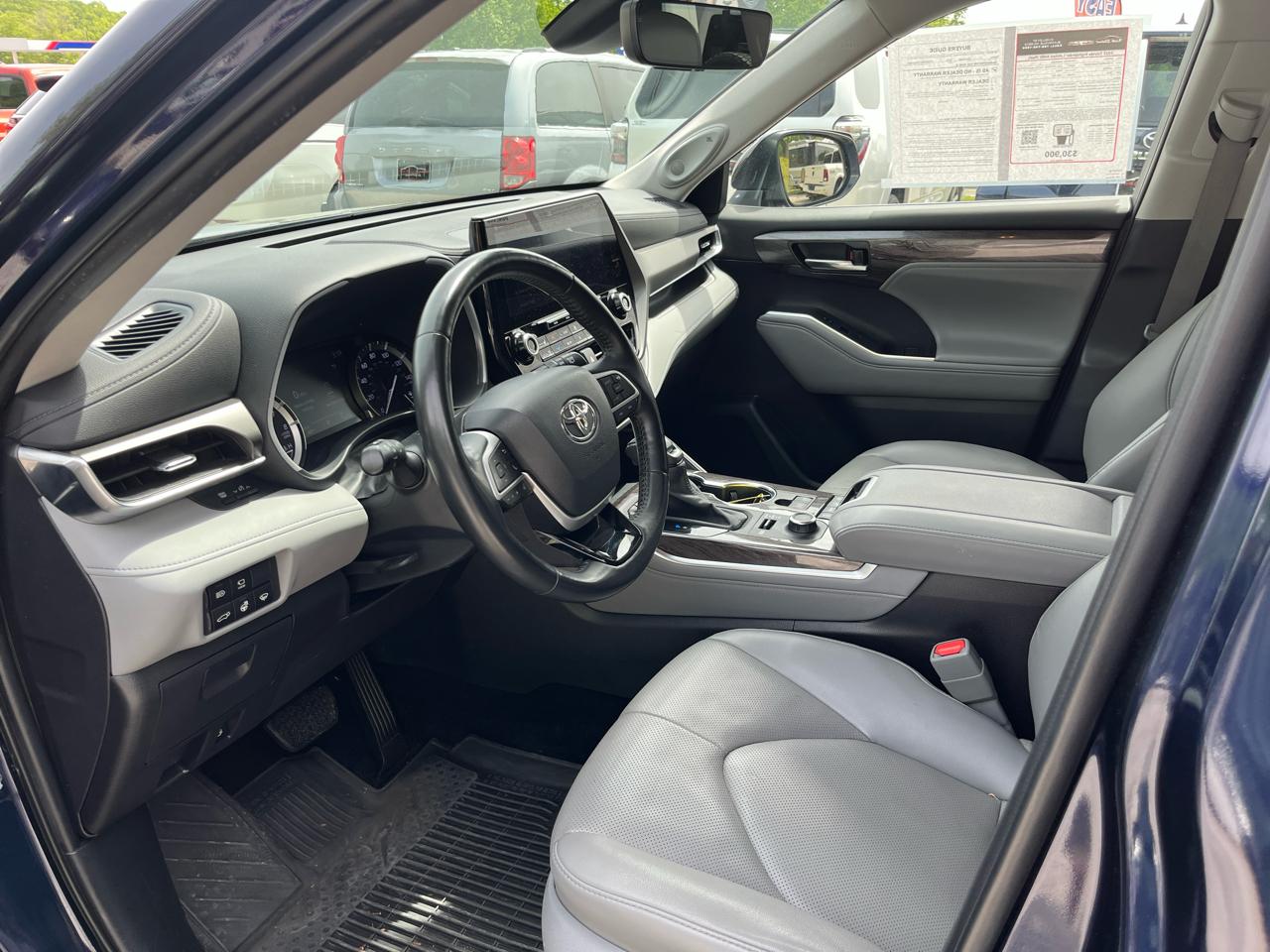 Toyota Highlander Limited AWD (Natl) 2022