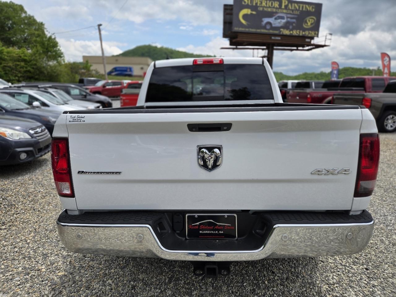 RAM 1500 4WD Crew Cab 140.5" Outdoorsman 2016