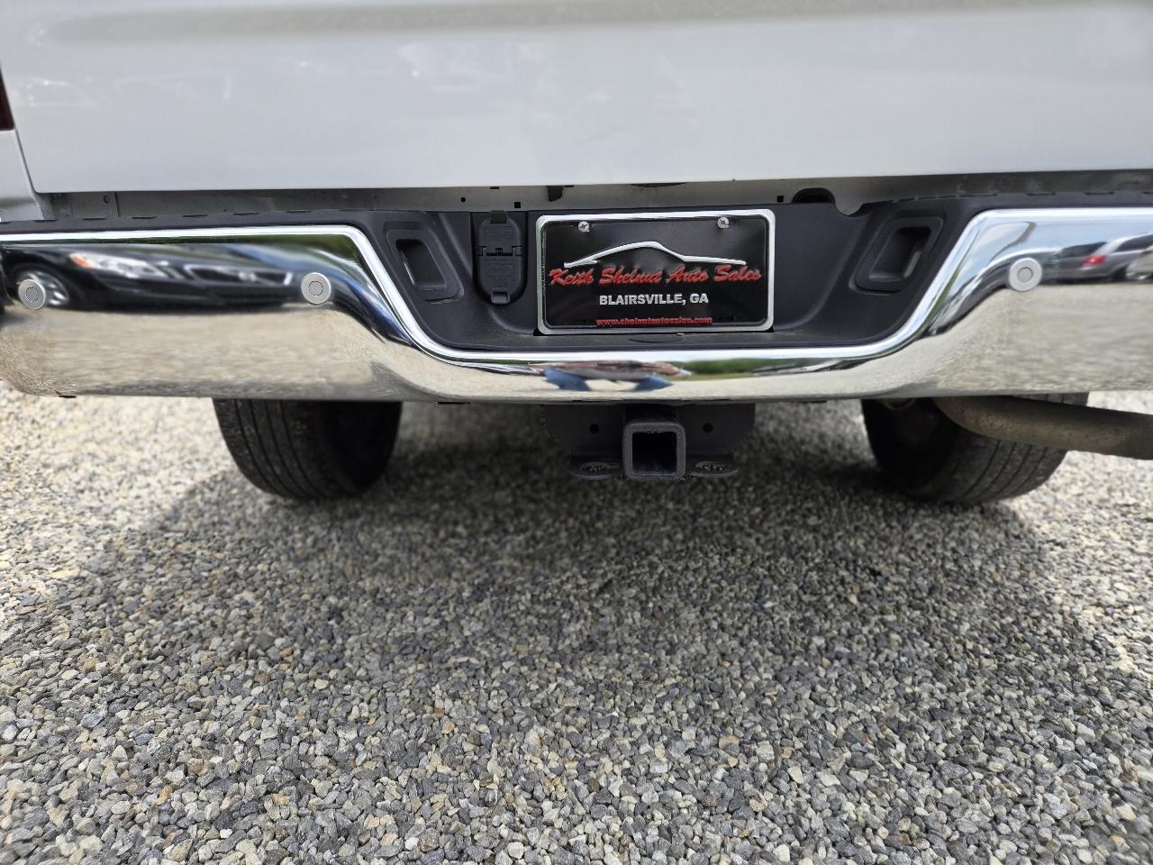 RAM 1500 4WD Crew Cab 140.5" Outdoorsman 2016