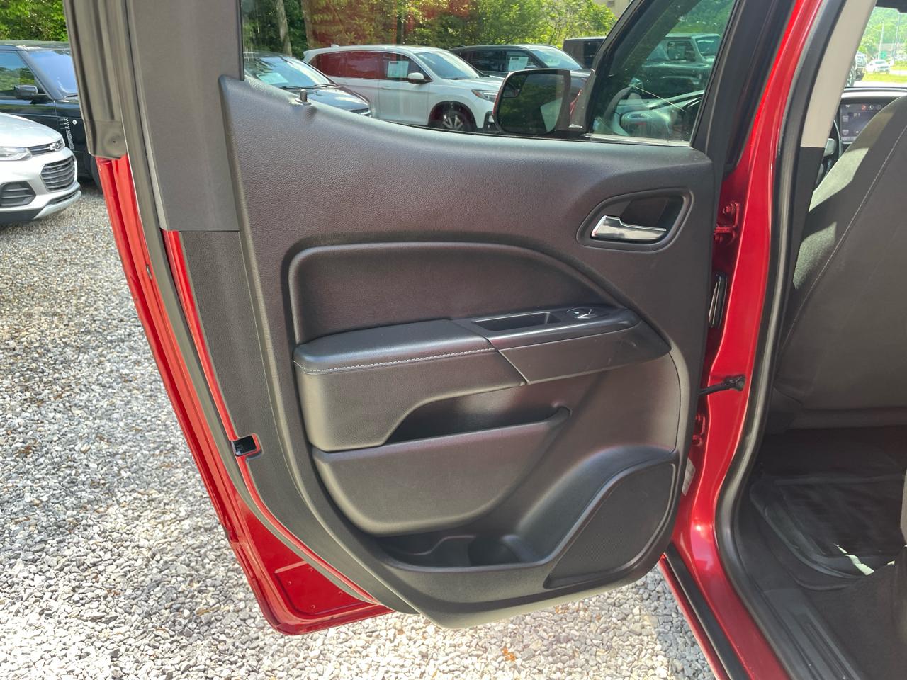GMC Canyon 4WD Crew Cab 128.3" SLE 2015