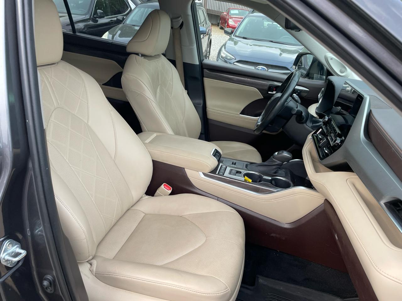 Toyota Highlander Platinum FWD (Natl) 2021