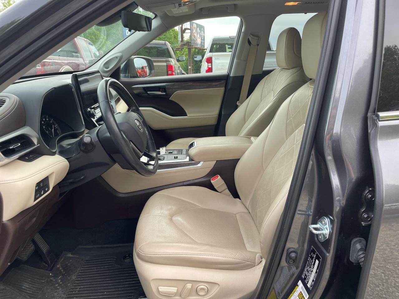Toyota Highlander Platinum FWD (Natl) 2021