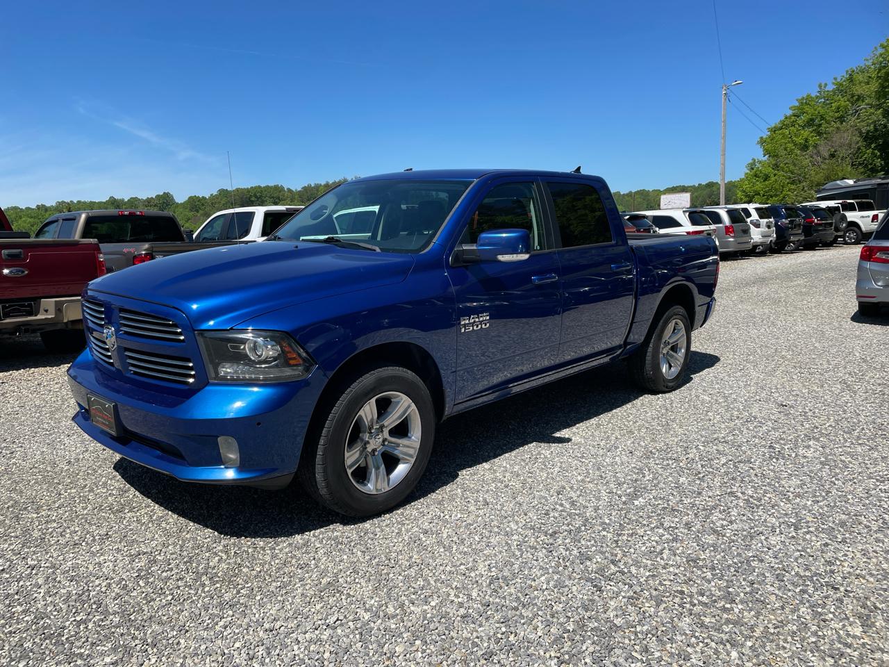RAM 1500 4WD Crew Cab 140.5" Sport 2017