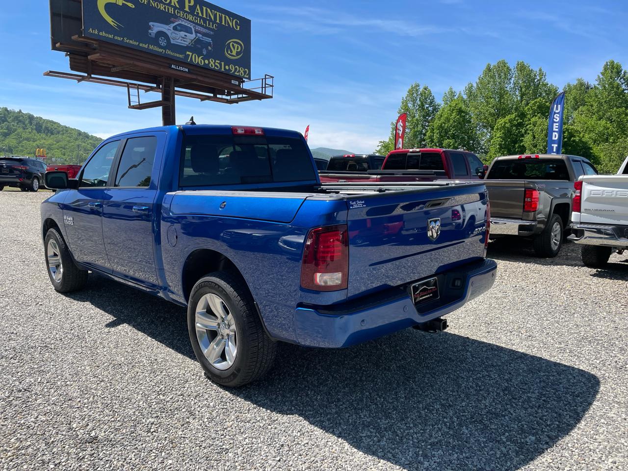 RAM 1500 4WD Crew Cab 140.5" Sport 2017