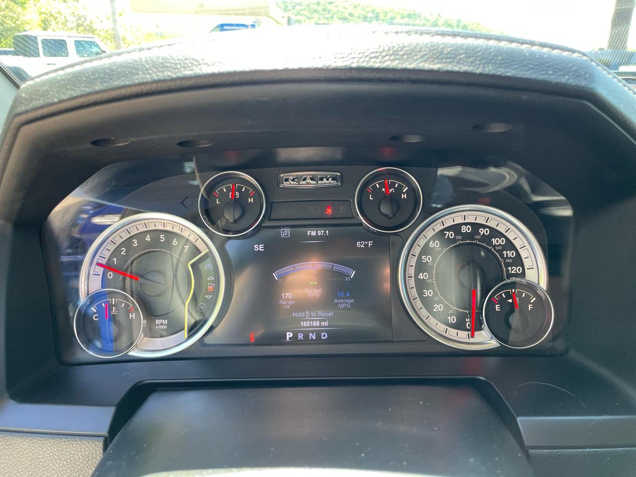 RAM 1500 4WD Crew Cab 140.5" Sport 2017