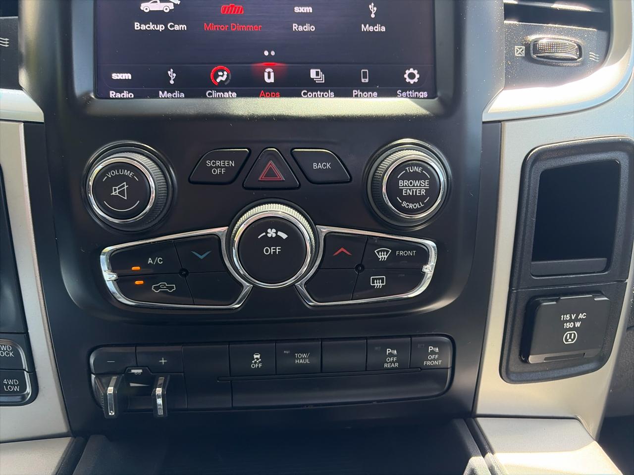 RAM 1500 SLT Crew Cab 4WD LWB 2018