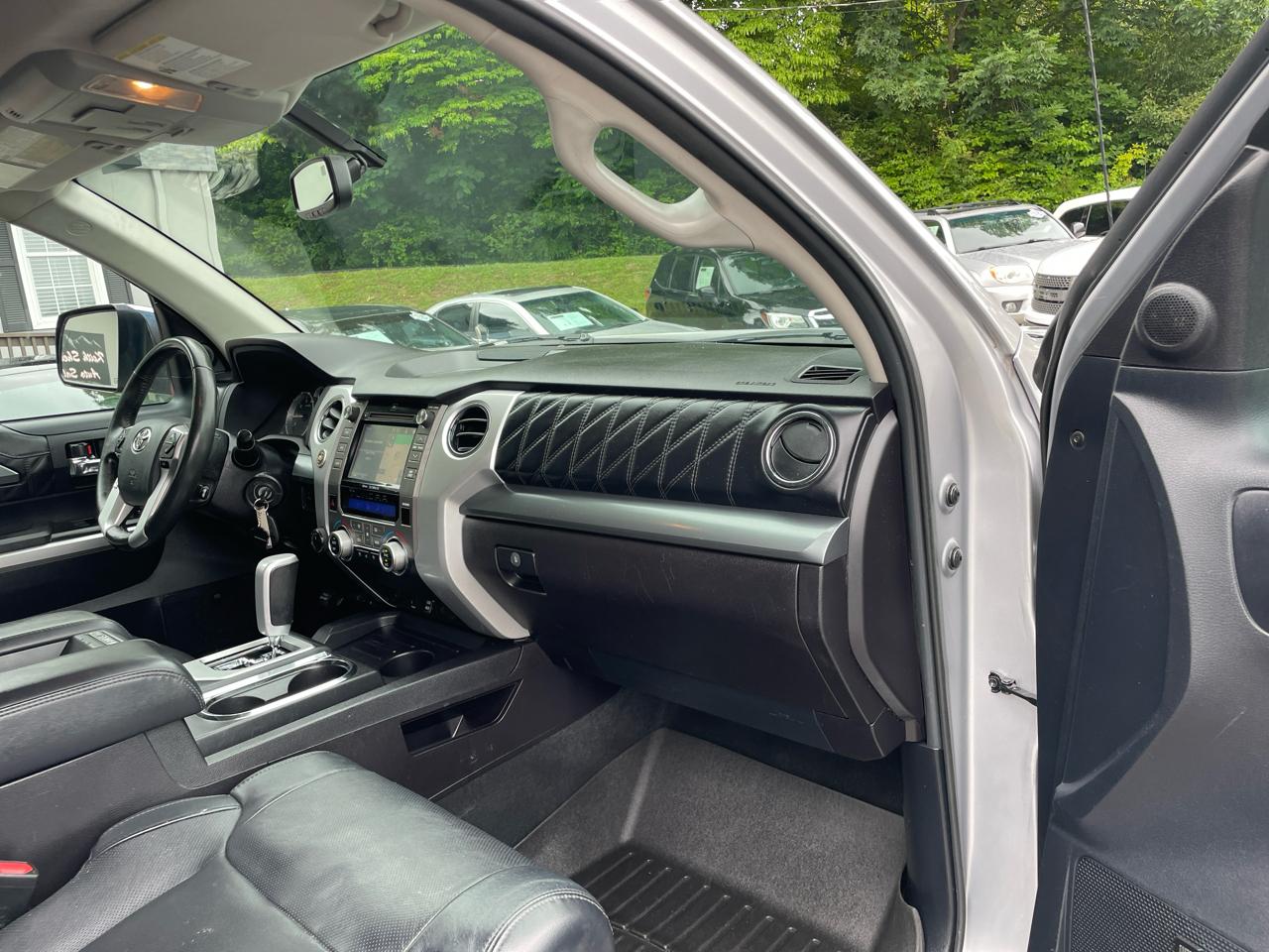 Toyota Tundra 4WD Truck CrewMax 5.7L V8 6-Spd AT Platinum (Natl) 2014