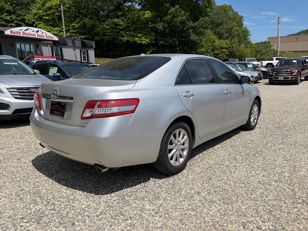 Toyota Camry 4dr Sdn V6 Auto XLE (Natl) 2011