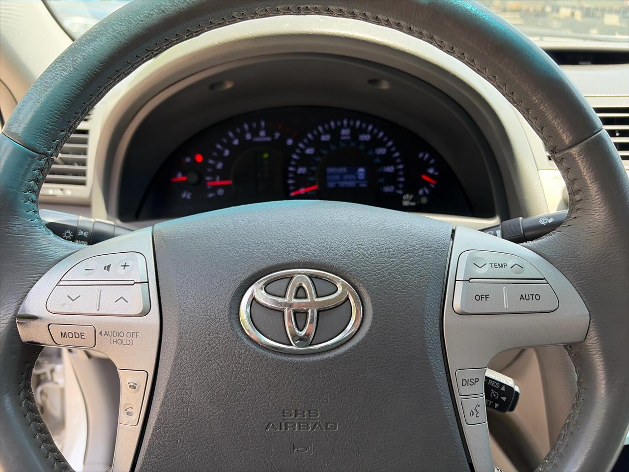 Toyota Camry 4dr Sdn V6 Auto XLE (Natl) 2011