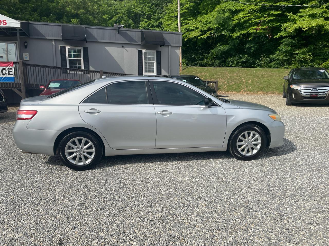 Toyota Camry 4dr Sdn V6 Auto XLE (Natl) 2011