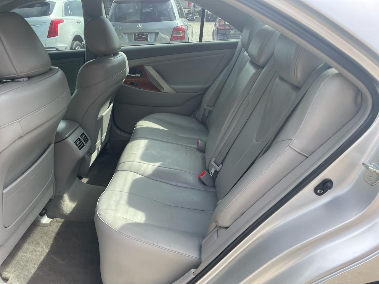 Toyota Camry 4dr Sdn V6 Auto XLE (Natl) 2011