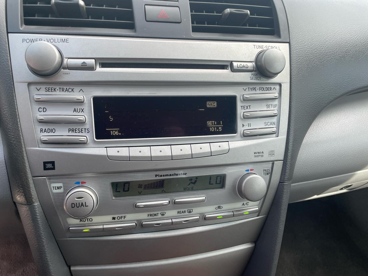 Toyota Camry 4dr Sdn V6 Auto XLE (Natl) 2011
