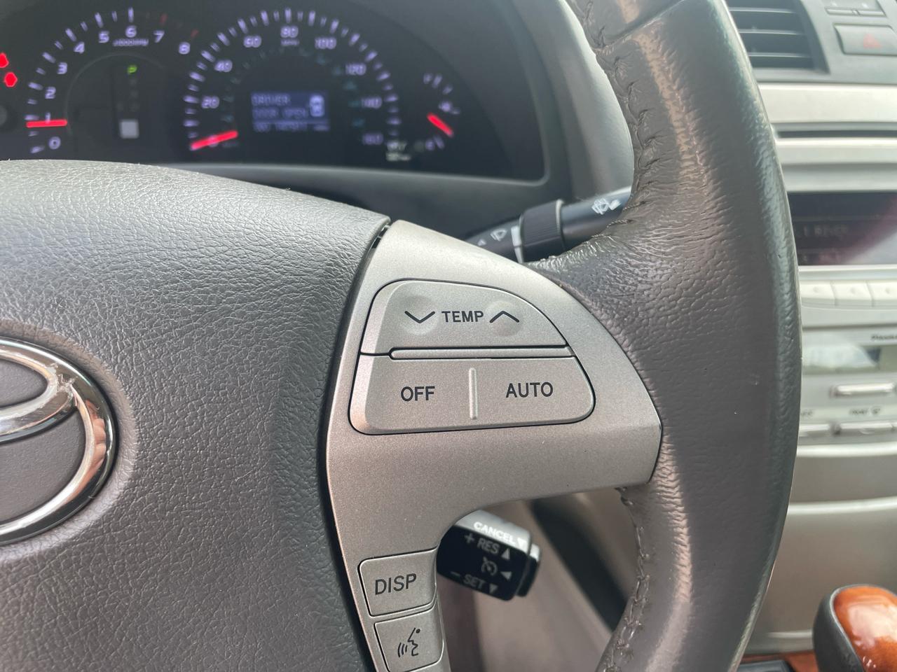 Toyota Camry 4dr Sdn V6 Auto XLE (Natl) 2011