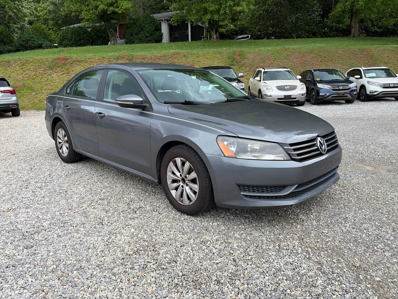Volkswagen Passat 4dr Sdn 2.5L Auto S 2012