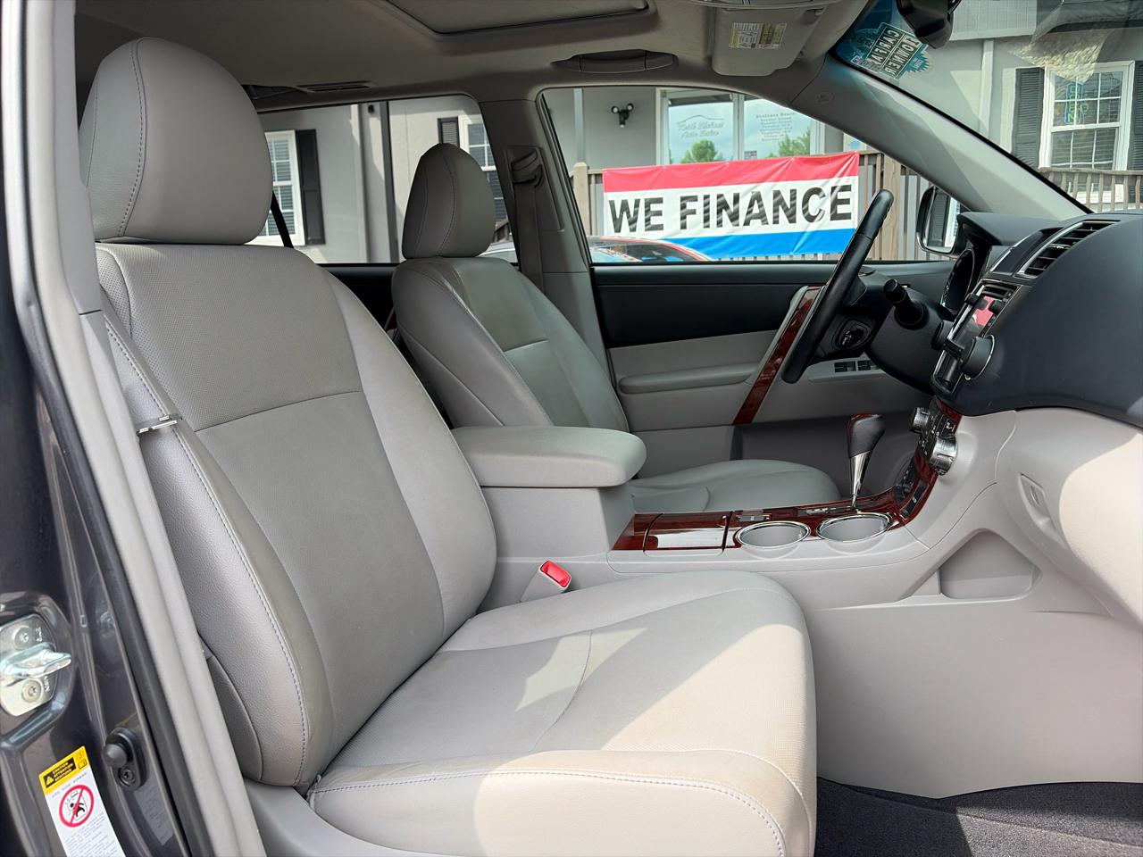 Toyota Highlander FWD 4dr V6 Limited (Natl) 2013