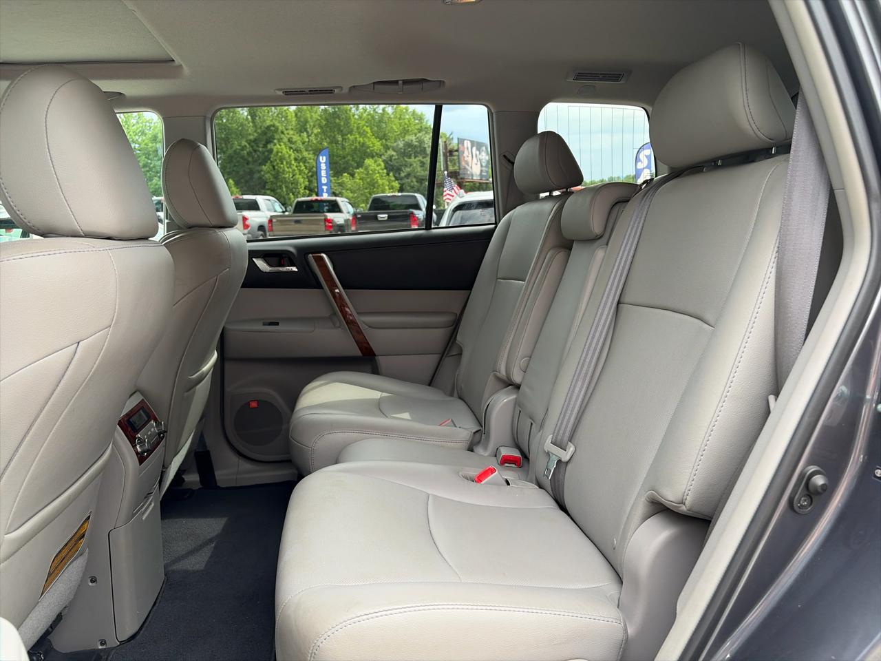 Toyota Highlander FWD 4dr V6 Limited (Natl) 2013