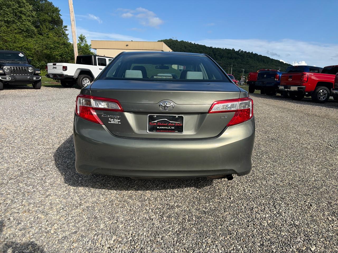 Toyota Camry 4dr Sdn LE Auto (Natl) 2013