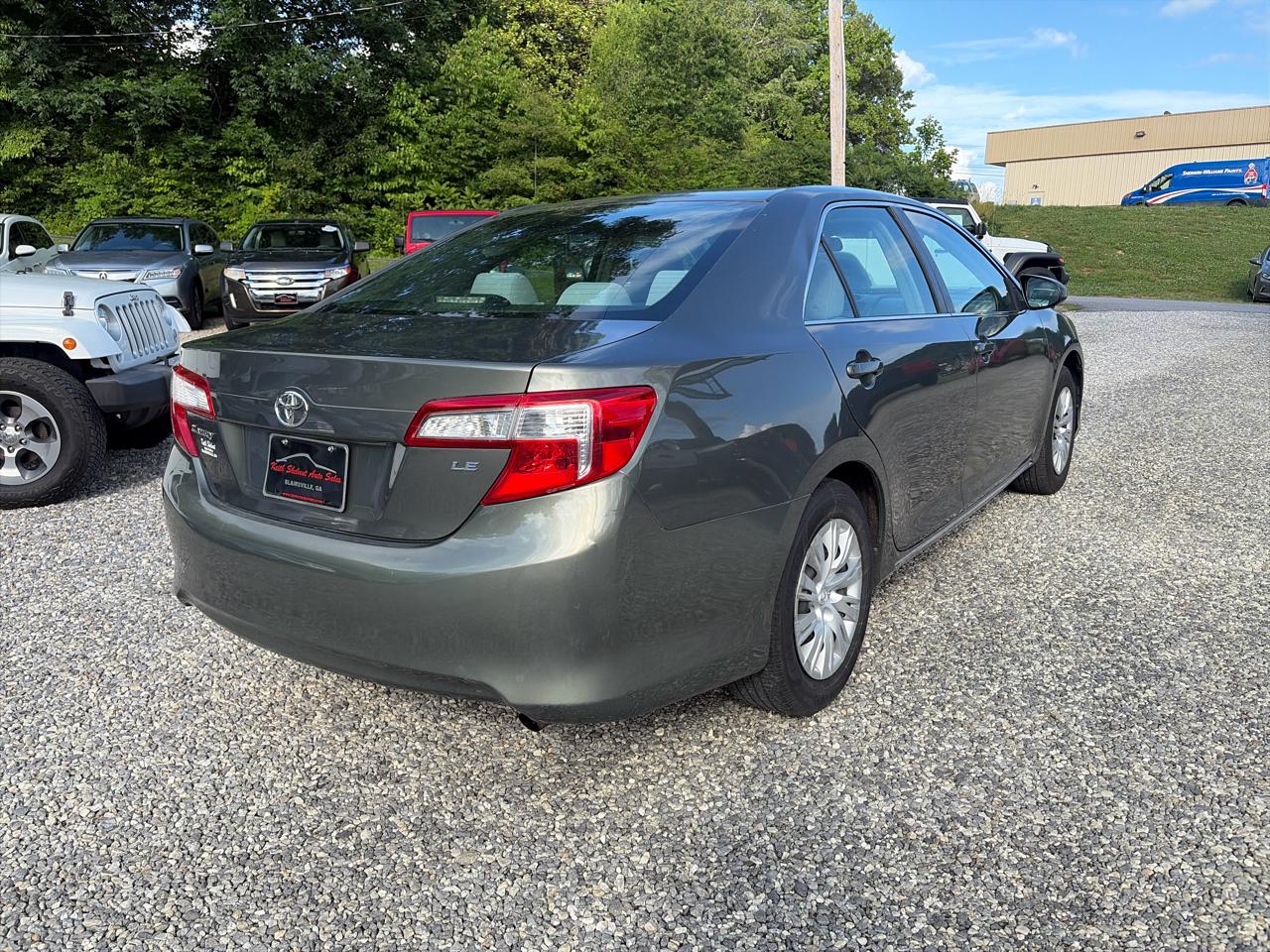 Toyota Camry 4dr Sdn LE Auto (Natl) 2013