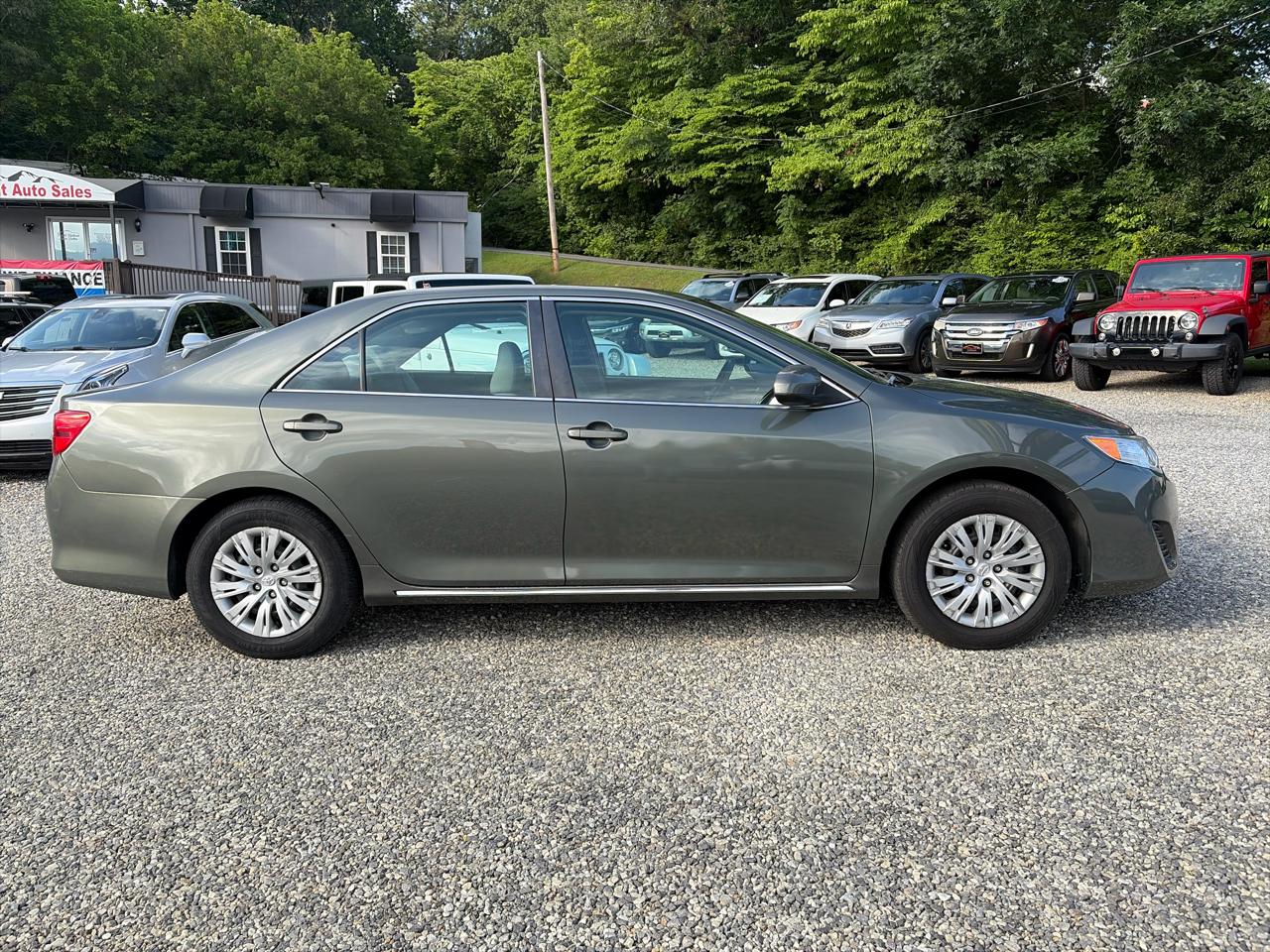 Toyota Camry 4dr Sdn LE Auto (Natl) 2013