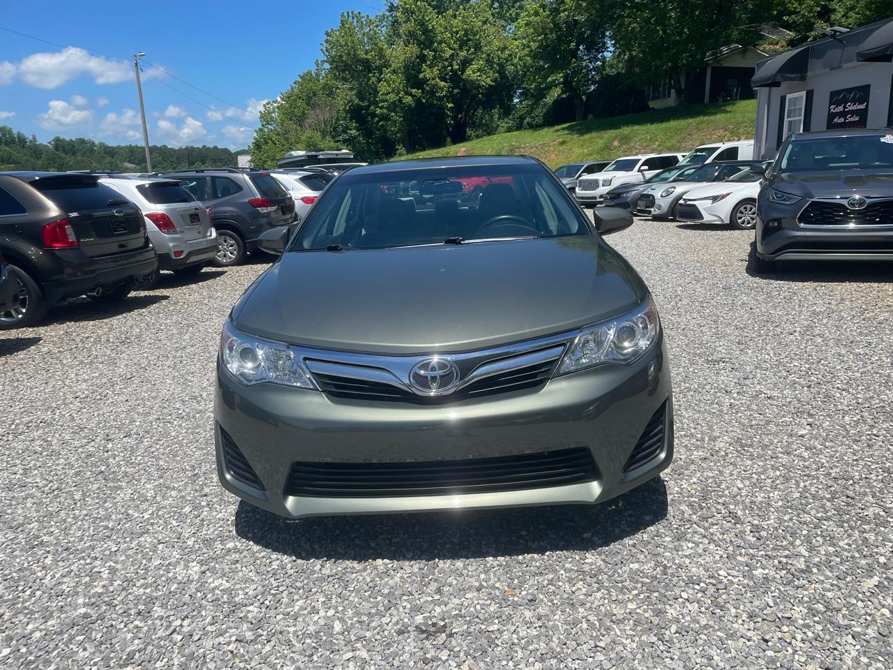 Toyota Camry 4dr Sdn LE Auto (Natl) 2013