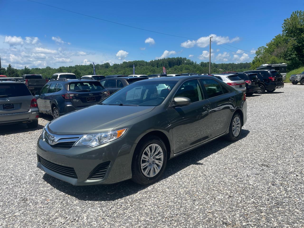 Toyota Camry 4dr Sdn LE Auto (Natl) 2013