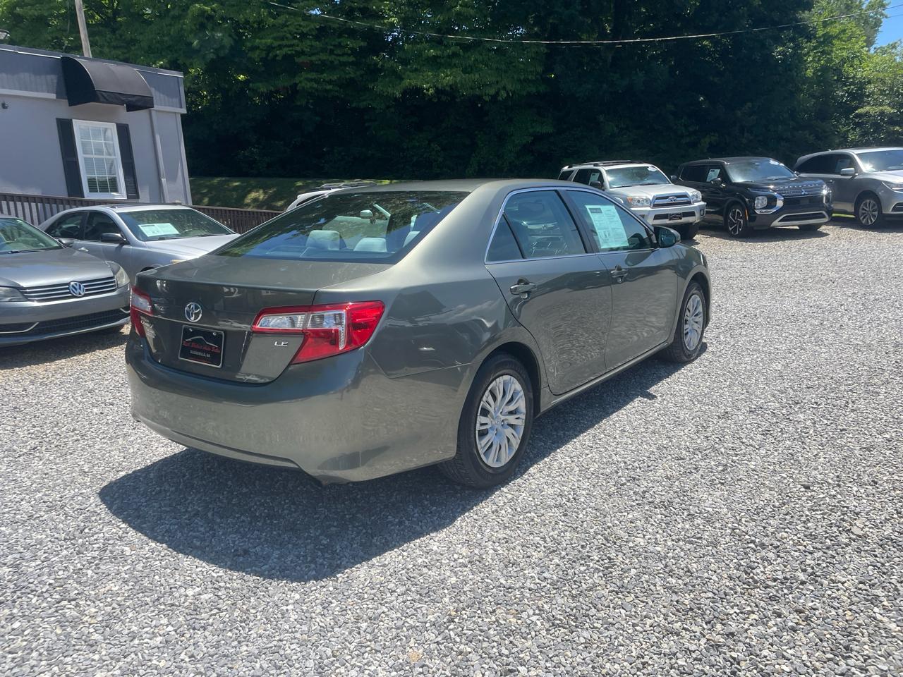 Toyota Camry 4dr Sdn LE Auto (Natl) 2013
