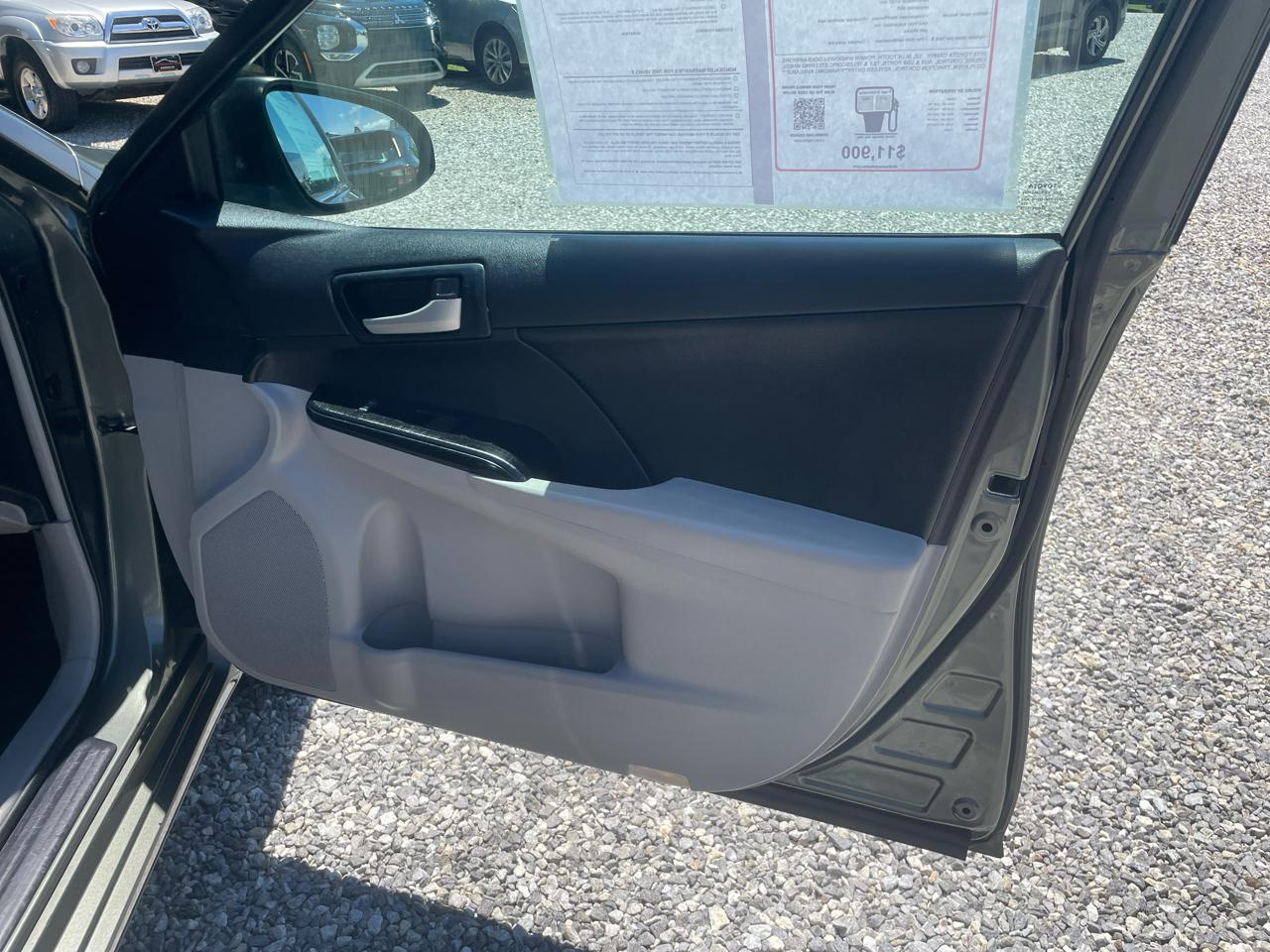 Toyota Camry 4dr Sdn LE Auto (Natl) 2013