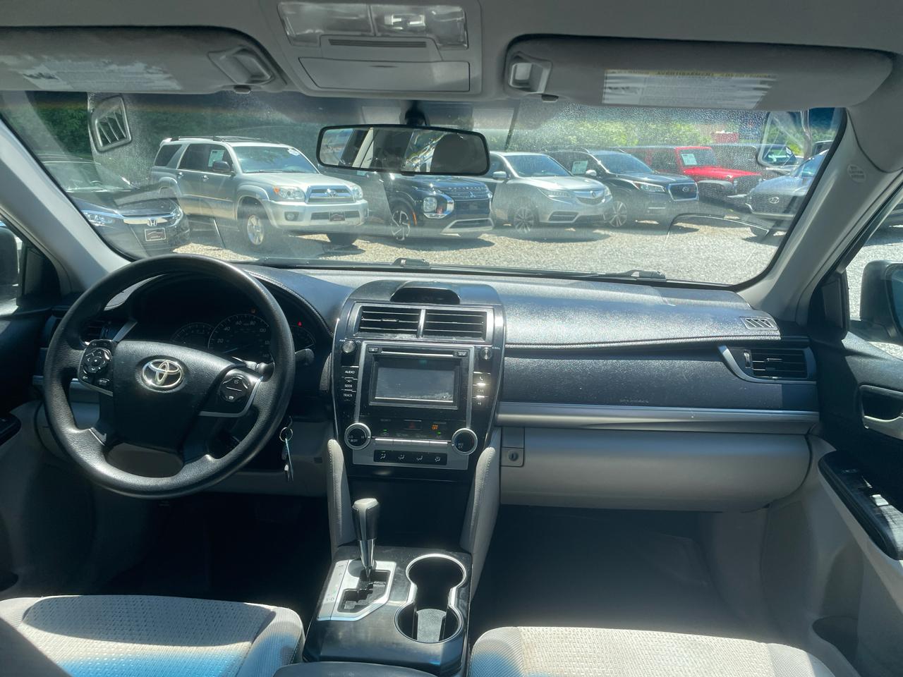 Toyota Camry 4dr Sdn LE Auto (Natl) 2013
