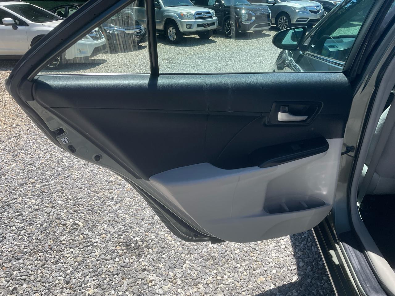 Toyota Camry 4dr Sdn LE Auto (Natl) 2013