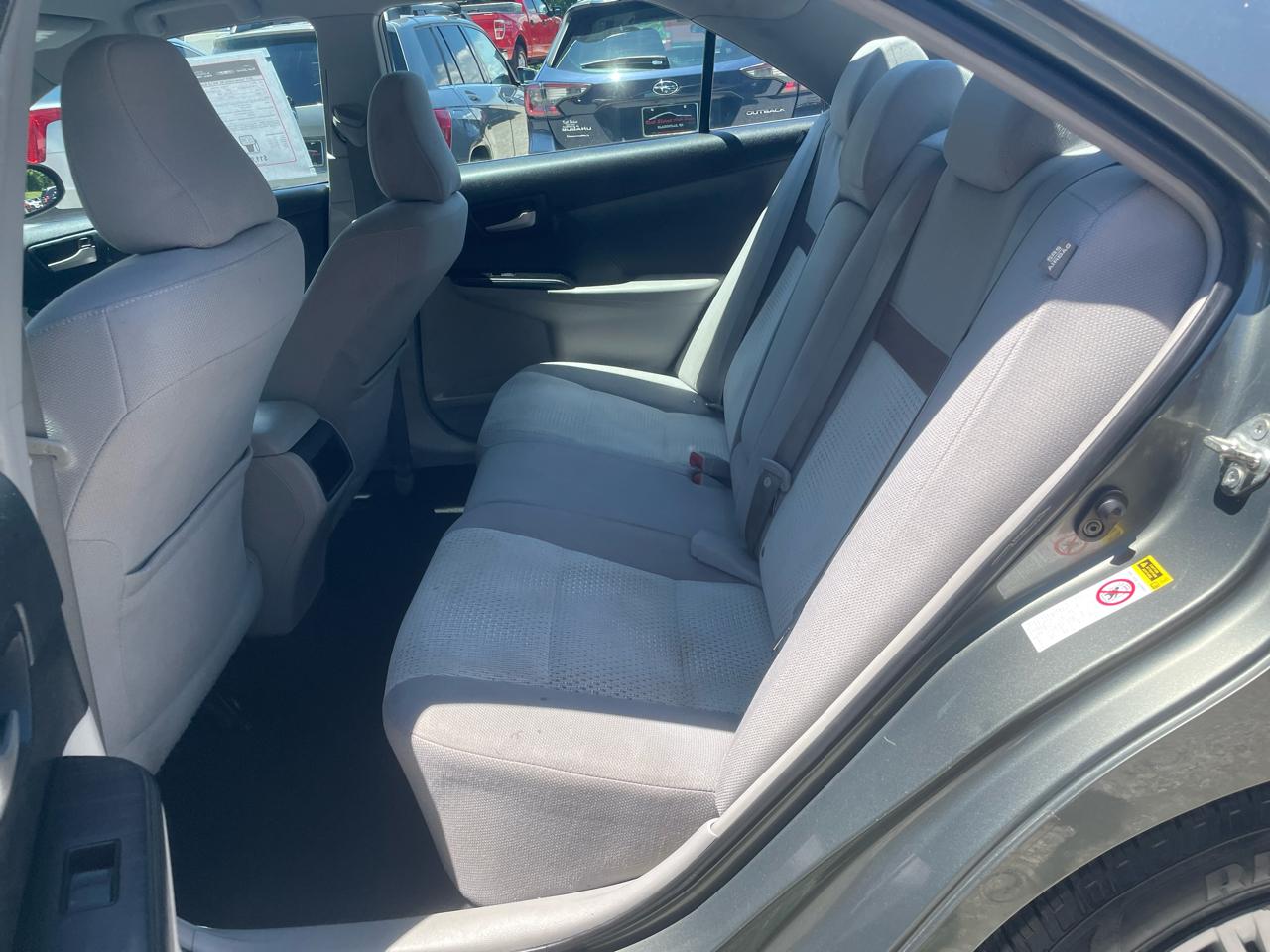 Toyota Camry 4dr Sdn LE Auto (Natl) 2013
