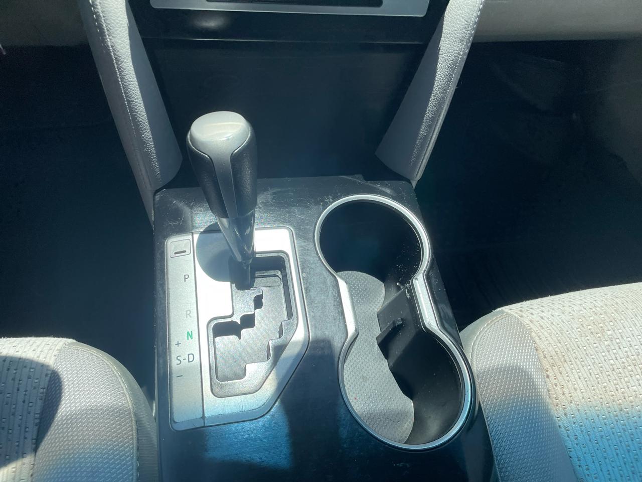 Toyota Camry 4dr Sdn LE Auto (Natl) 2013
