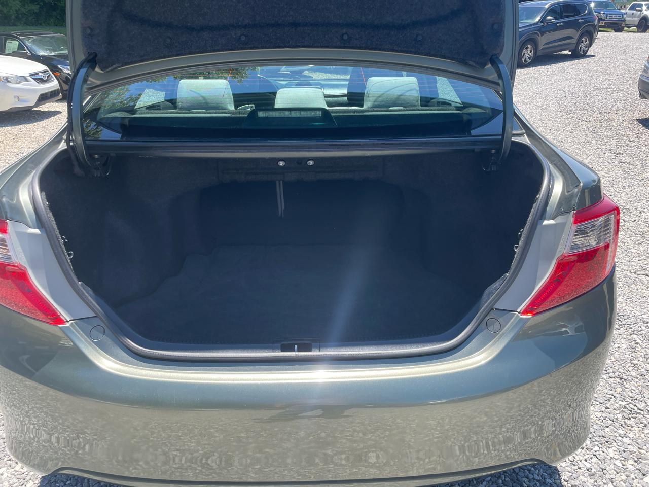 Toyota Camry 4dr Sdn LE Auto (Natl) 2013