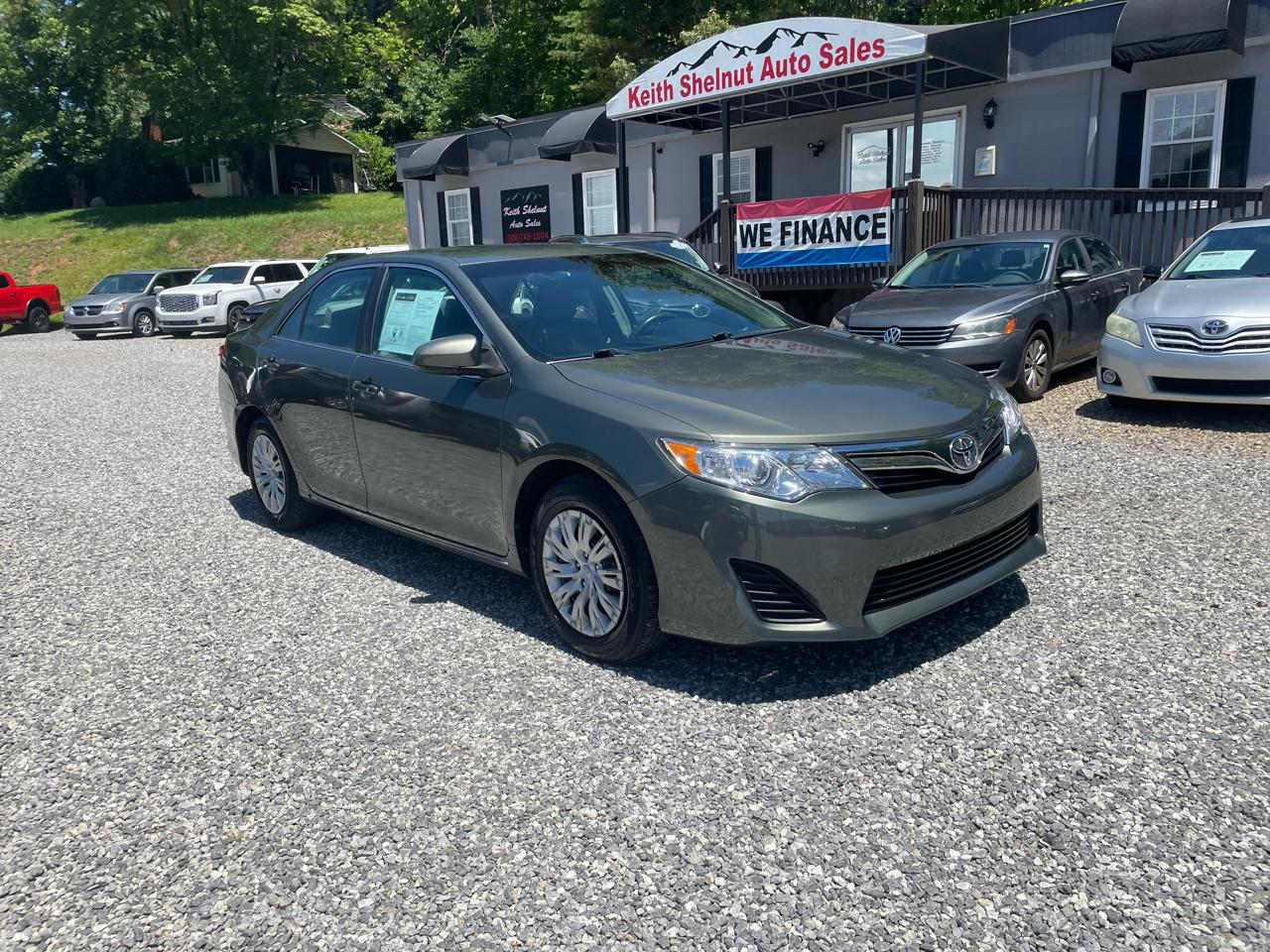Toyota Camry 4dr Sdn LE Auto (Natl) 2013
