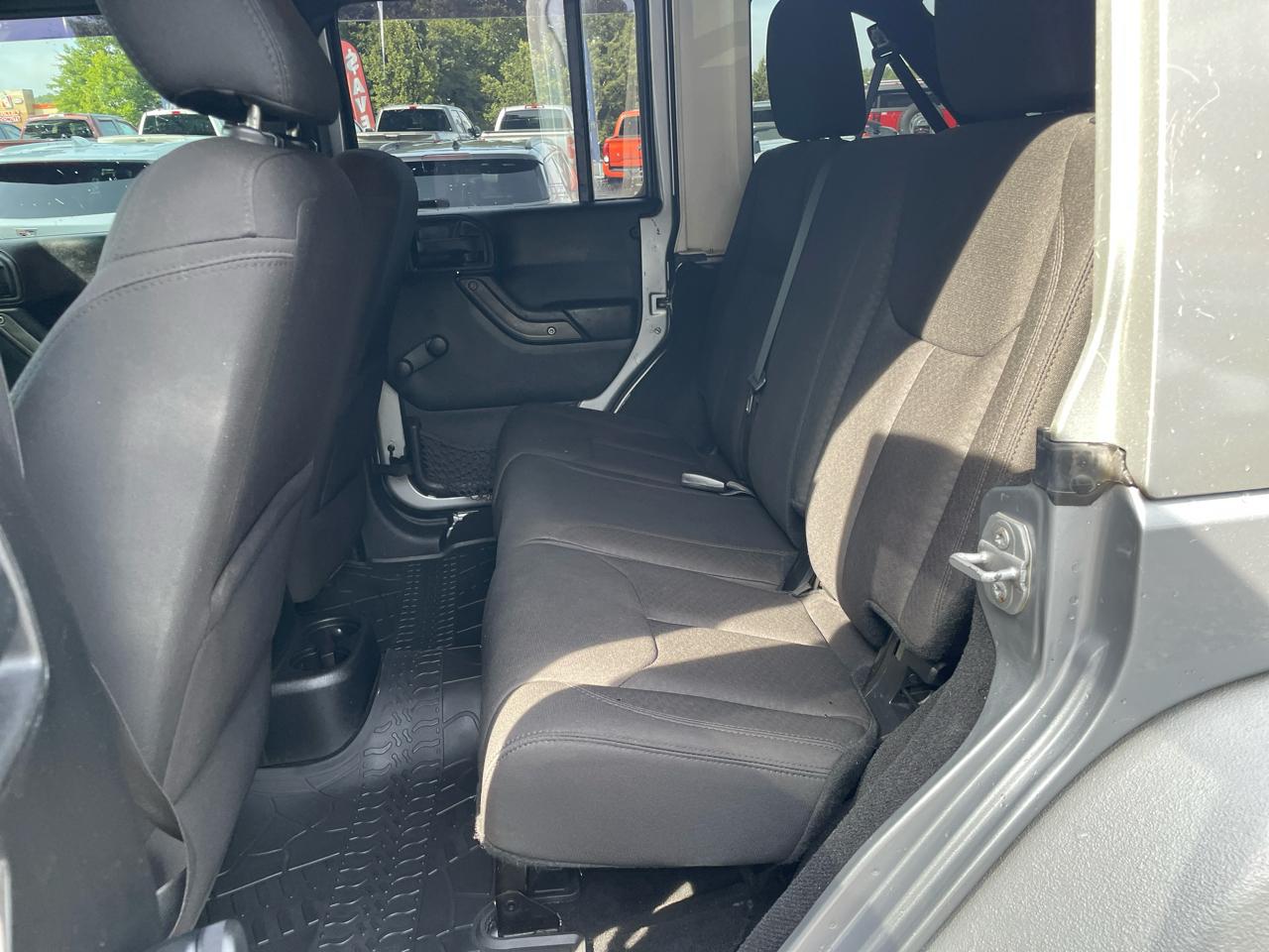 Jeep Wrangler Unlimited 4WD 4dr Sport 2016