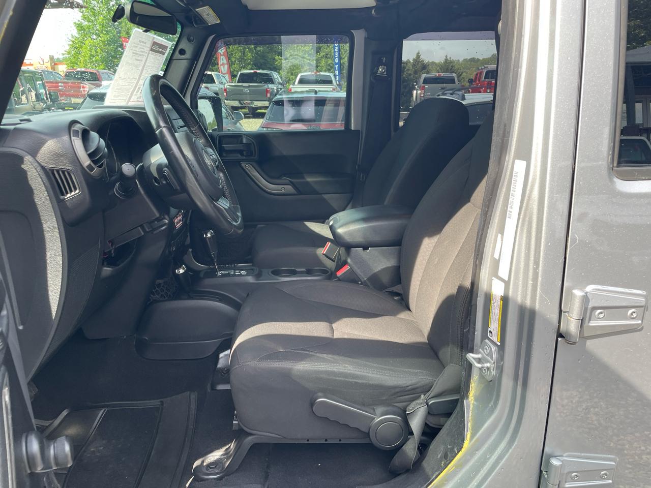Jeep Wrangler Unlimited 4WD 4dr Sport 2016