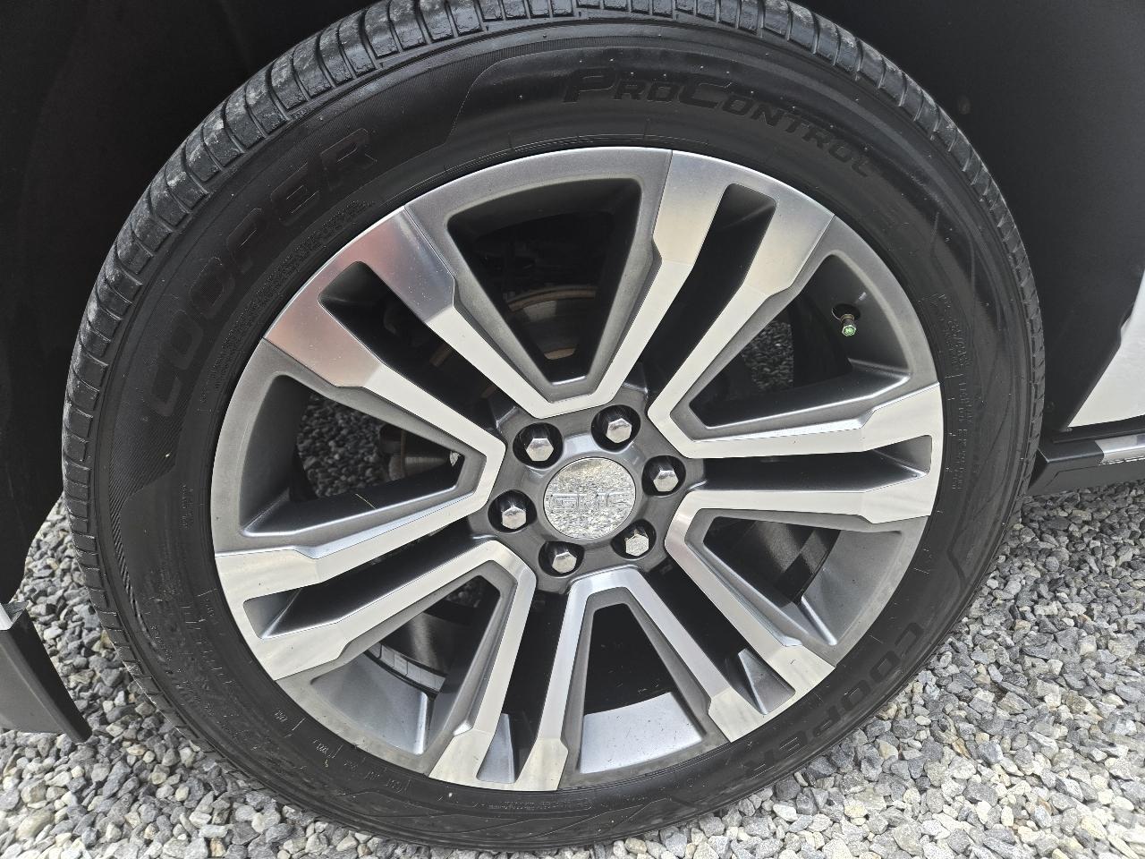 GMC Yukon XL 4WD 4dr Denali 2019