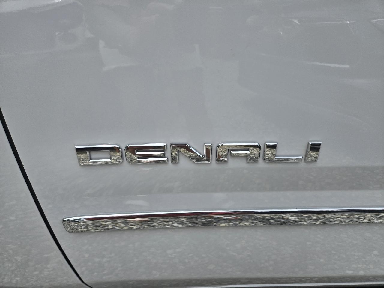 GMC Yukon XL 4WD 4dr Denali 2019