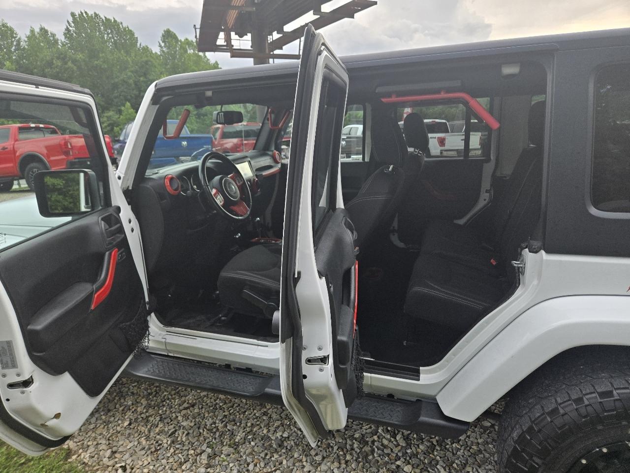 Jeep Wrangler Unlimited 4WD 4dr Sahara 2017